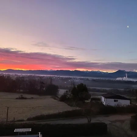 Pyrenees Vue - Commentaires Positifs - Vues Fantastique, Tres Bon Petit-dejeuner, Calme, Piscine, Parking