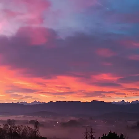 Pyrenees Vue - Commentaires Positifs - Vues Fantastique, Tres Bon Petit-dejeuner, Calme, Piscine, Parking Apartmán *