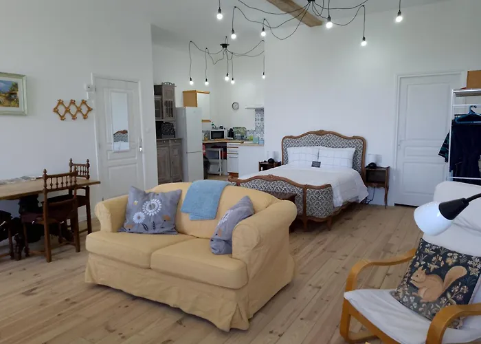 Pyrenees Vue - Commentaires Positifs - Vues Fantastique, Tres Bon Petit-dejeuner, Calme, Piscine, Parking سان جودُ