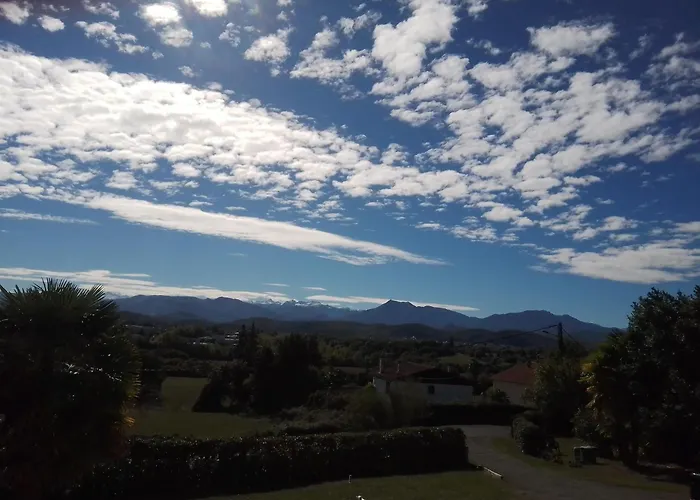 Pyrenees Vue - Commentaires Positifs - Vues Fantastique, Tres Bon Petit-dejeuner, Calme, Piscine, Parking * سان جودُ