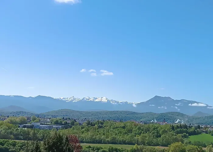 Pyrenees Vue - Commentaires Positifs - Vues Fantastique, Tres Bon Petit-dejeuner, Calme, Piscine, Parking شقة سان جودُ