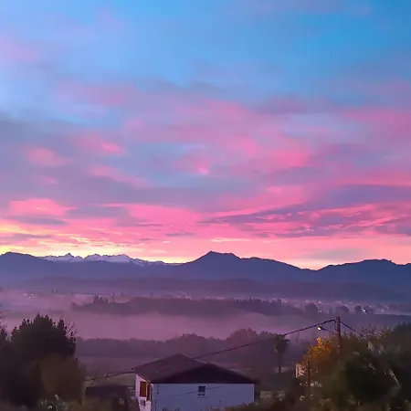 Pyrenees Vue Gite Hoopoe - Le Plus Commentaires Positifs,Vues Fantastique, Petit-Dejeuner, Calme, Piscine, Parking شقة سان جودُ