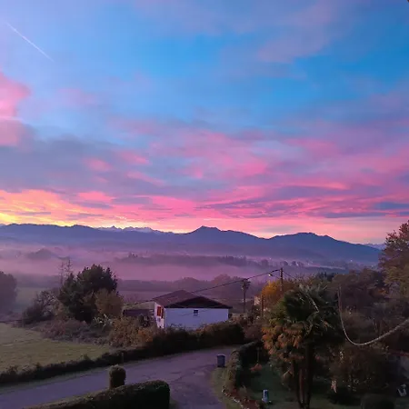 Pyrenees Vue - Commentaires Positifs - Vues Fantastique, Tres Bon Petit-dejeuner, Calme, Piscine, Parking 생고뎅