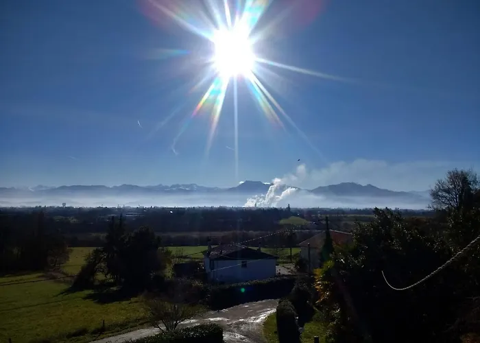 Pyrenees Vue - Commentaires Positifs - Vues Fantastique, Tres Bon Petit-dejeuner, Calme, Piscine, Parking *