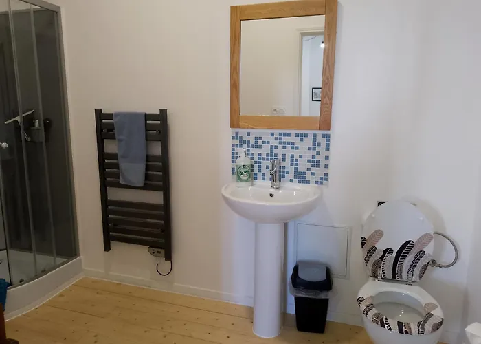 Апартаменты Pyrenees Vue - Commentaires Positifs - Vues Fantastique, Tres Bon Petit-dejeuner, Calme, Piscine, Parking