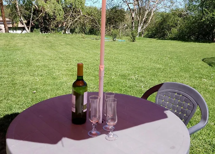 Апартаменты Pyrenees Vue - Commentaires Positifs - Vues Fantastique, Tres Bon Petit-dejeuner, Calme, Piscine, Parking *