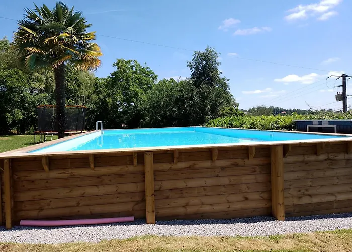 Апартаменты Pyrenees Vue - Commentaires Positifs - Vues Fantastique, Tres Bon Petit-dejeuner, Calme, Piscine, Parking Сен-Годенс