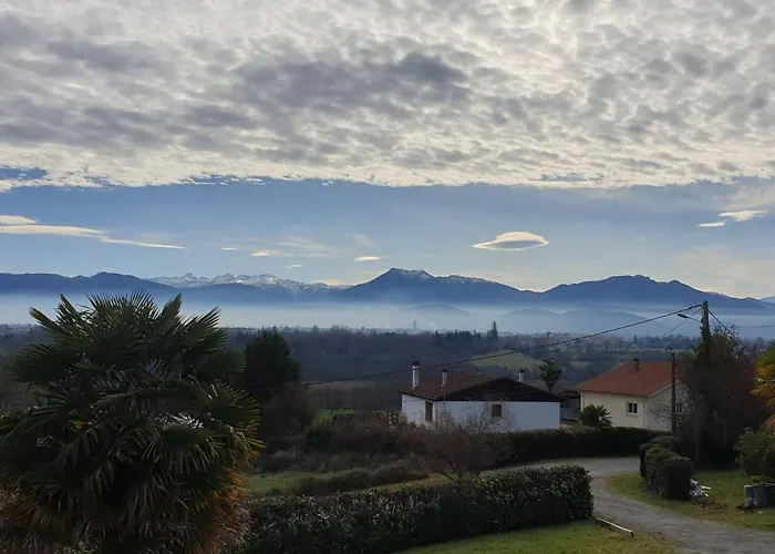Pyrenees Vue - Commentaires Positifs - Vues Fantastique, Tres Bon Petit-dejeuner, Calme, Piscine, Parking