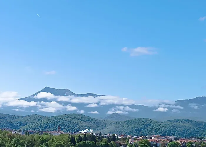 Апартаменты Pyrenees Vue - Commentaires Positifs - Vues Fantastique, Tres Bon Petit-dejeuner, Calme, Piscine, Parking *