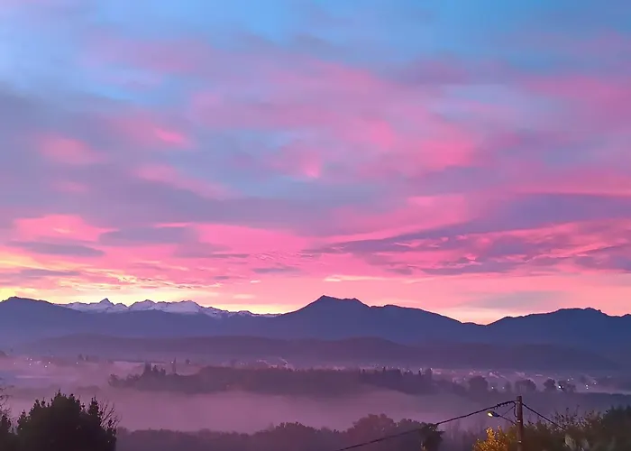 Pyrenees Vue - Commentaires Positifs - Vues Fantastique, Tres Bon Petit-dejeuner, Calme, Piscine, Parking Апартаменты Сен-Годенс