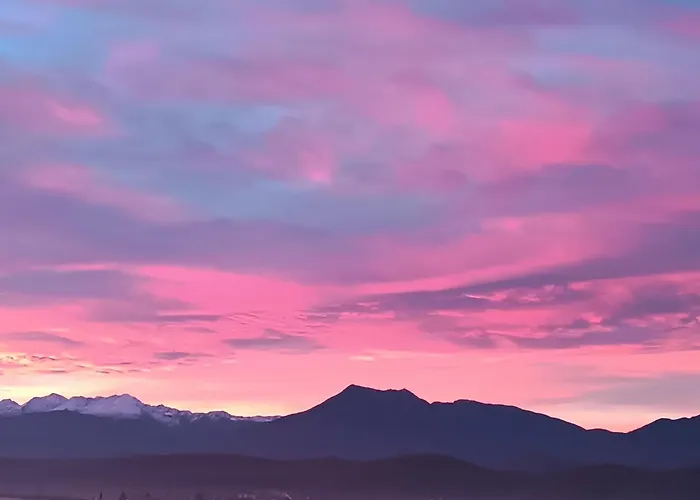 Pyrenees Vue - Commentaires Positifs - Vues Fantastique, Tres Bon Petit-dejeuner, Calme, Piscine, Parking * 圣戈当