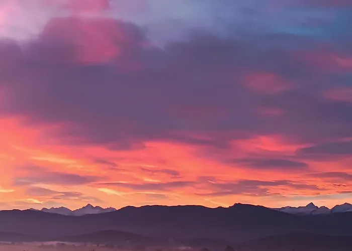 Pyrenees Vue - Commentaires Positifs - Vues Fantastique, Tres Bon Petit-dejeuner, Calme, Piscine, Parking Апартаменты *