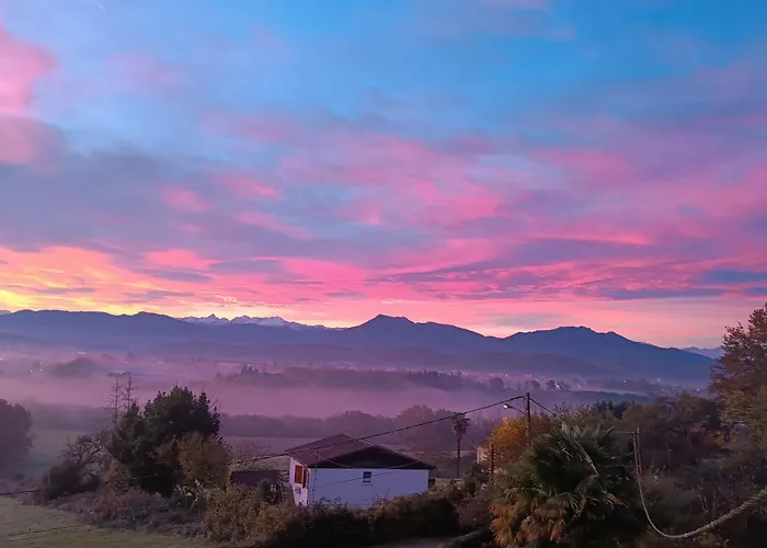 Pyrenees Vue - Commentaires Positifs - Vues Fantastique, Tres Bon Petit-dejeuner, Calme, Piscine, Parking Сен-Годенс